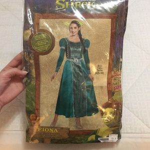 Fiona Costume